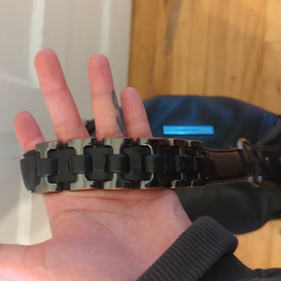 CK Leather and Metal shoulder bag - Picture 5 of 9